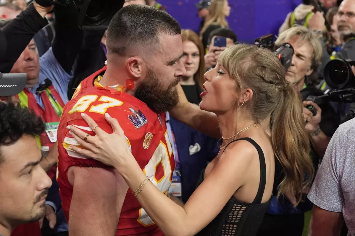 News Update: Do Odell Beckham Jr. and Kim Kardashian want to follow in the footsteps of Travis Kelce and Taylor Swift? In an attempt to be “closer” to his new fiancée, the Baltimore Ravens star is thinking about signing with the Kansas City Chiefs…
