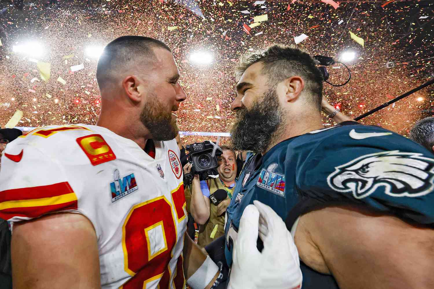 Jason surprises everyone by announcing that he has decided to play with the Chiefs the next season alongside his brother Travis Kelce.Kelce said. "Playing next to him is a special chance to avoid having to face each other on opposing sides of the field."